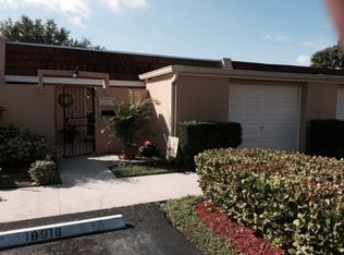 18916 Bobolink Dr, Hialeah, FL 33015