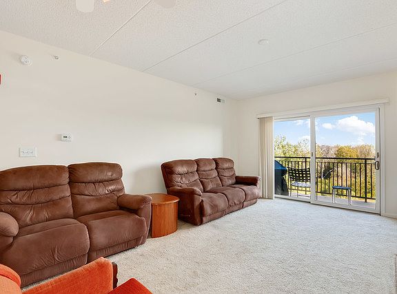 4th image of 125 Lakeview Dr Unit 509