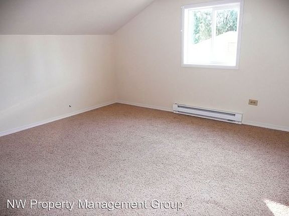 4th image of 1261 Beach Ave