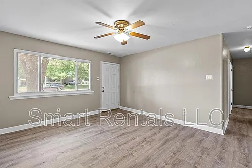 1395 Bluebird Dr Photo 1