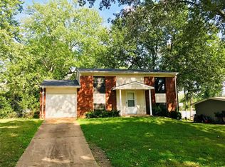602 Wicklow Dr, Manchester, MO 63021