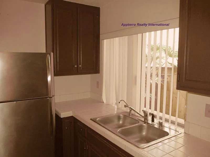 3 bed, 1.5 bath, 1113 sqft, $3,800 — Photo 3