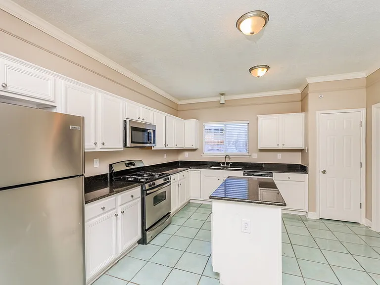1225 Paul Dr — Photo 7