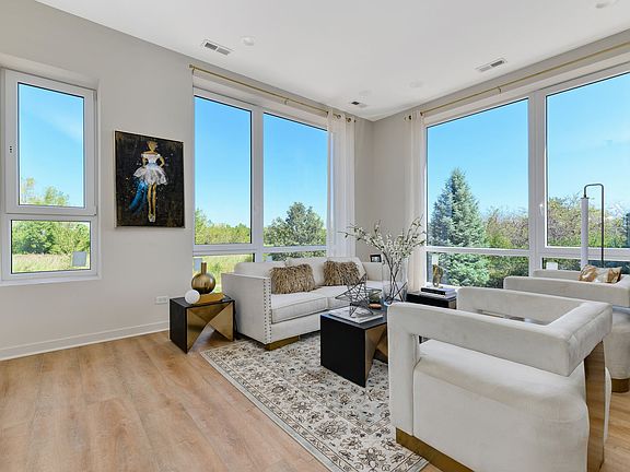 4th image of 280-290 Stonington Dr #290-302
