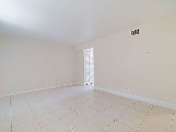 5th image of 616 8th St #9