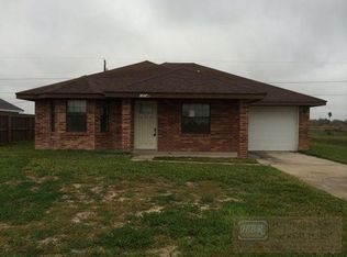 1074 Rios Cir N, Raymondville, TX 78580