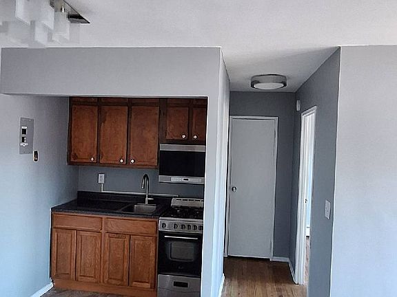 5th image of 800 Bloomfield Ave APT B2