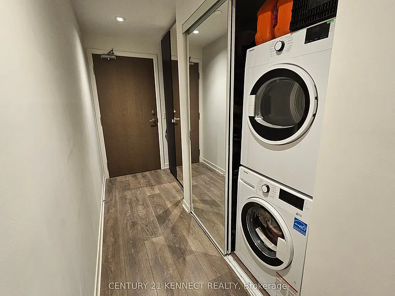 20 Richardson St #1407 — Photo 9