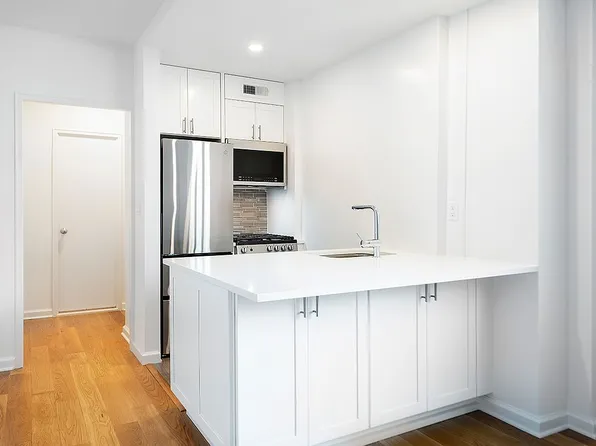 63 E 9th St APT 9E, New York, NY 10003