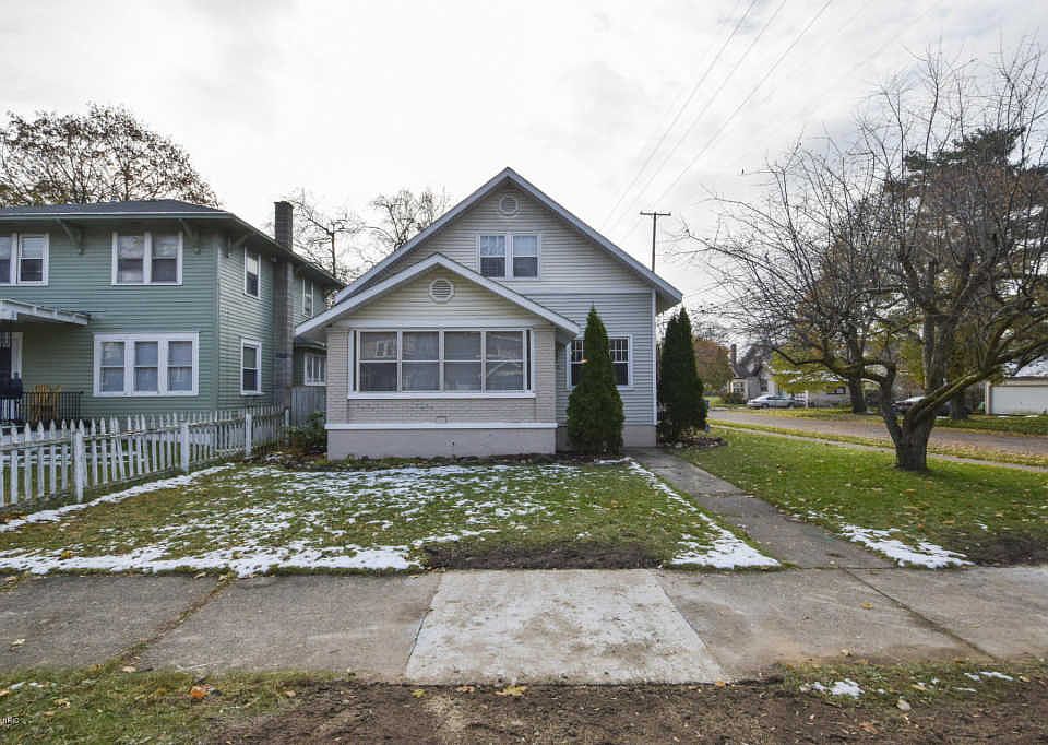 1st image of 500 Ardmore St SE
