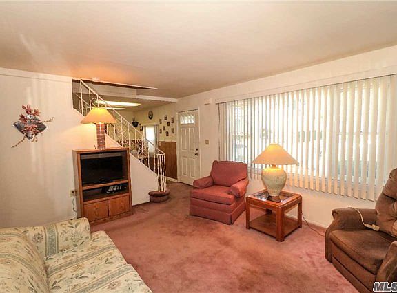 3rd image of 146 Haven Ln