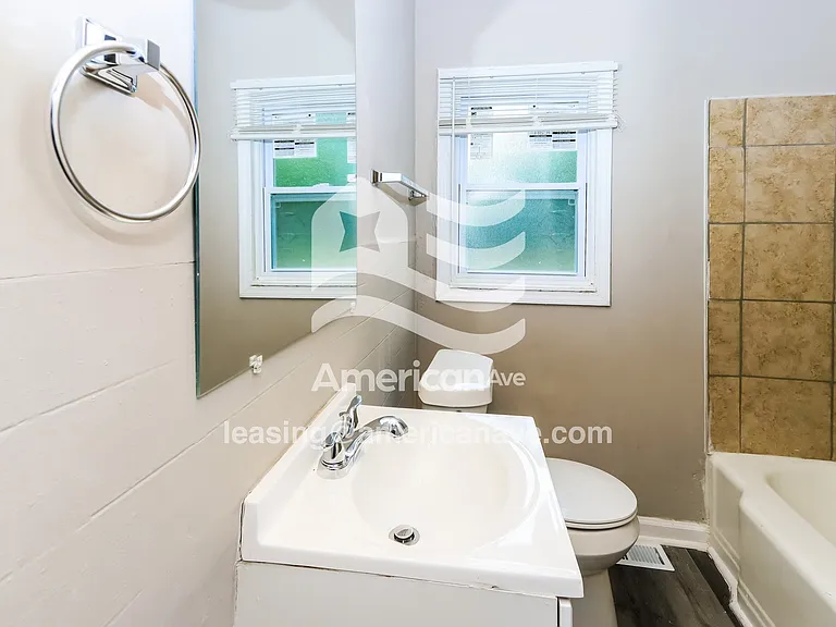 1194186_014_wm_-_bathroom_12987897.jpg