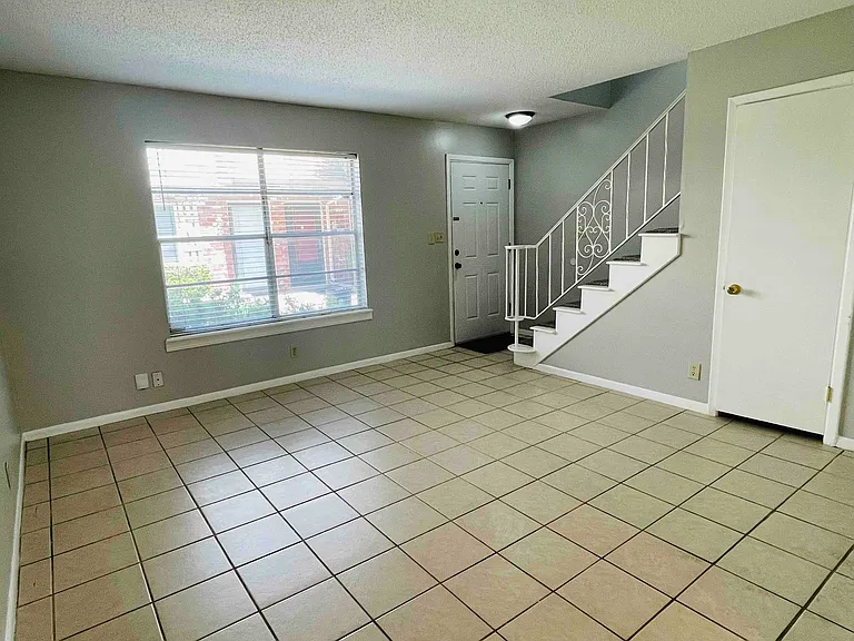 6168 S Madison Pl #B — Photo 3