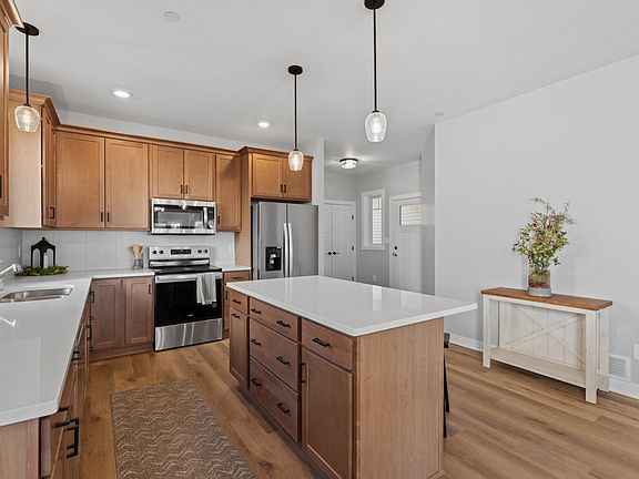 5th image of 700 Shardlow Pl NE