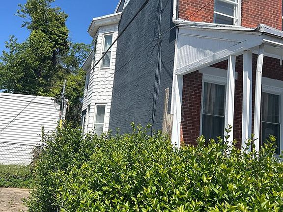 2nd image of 1515 Overington St