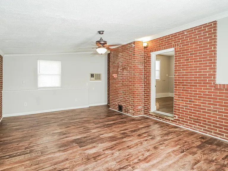 112 Bush Ave — Photo 7