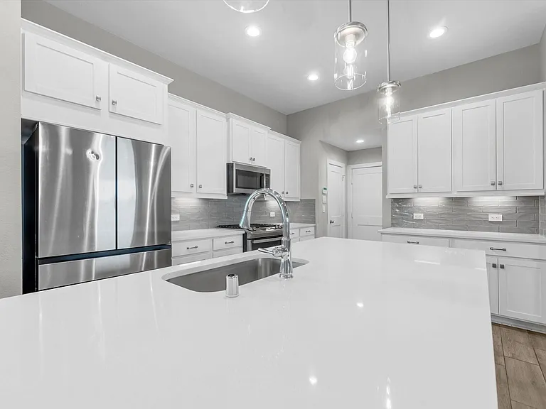 731 Lacebark Elm Trl — Photo 11
