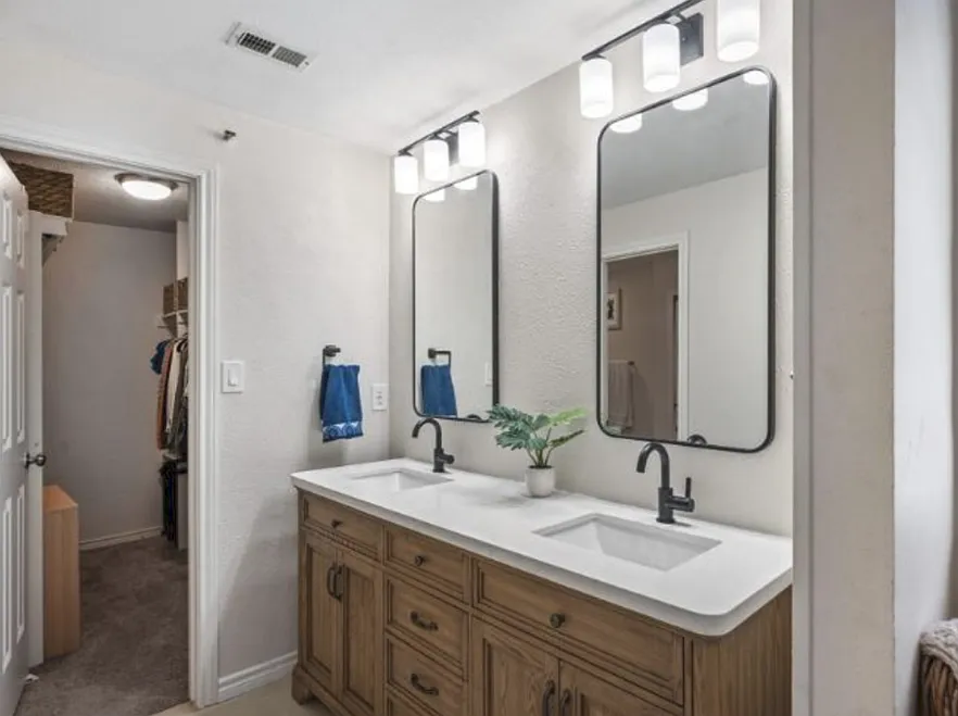 Apartment for Rent — Photo 4