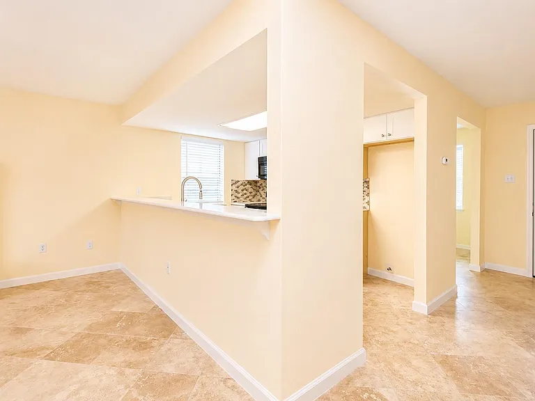 2110 Whiteback Dr — Photo 10
