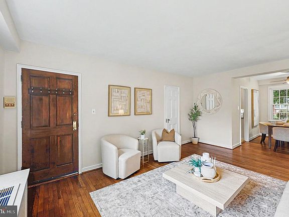 4th image of 211 E Glebe Rd APT D