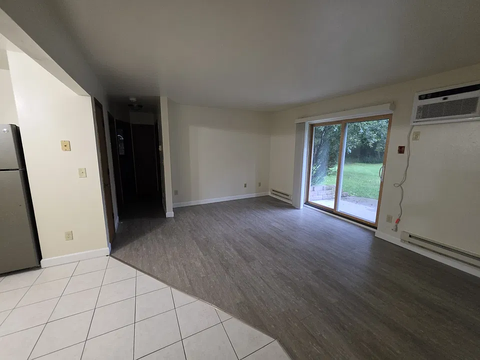 654 Foxtree Cir #8