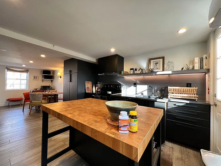 333 S 13th St #3 — Photo 4