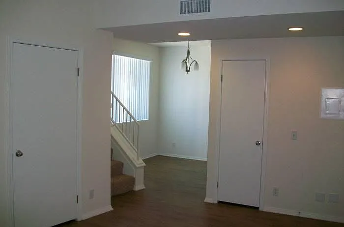 2 bed, 2.5 bath, 1200 sqft, $2,195 — Photo 3