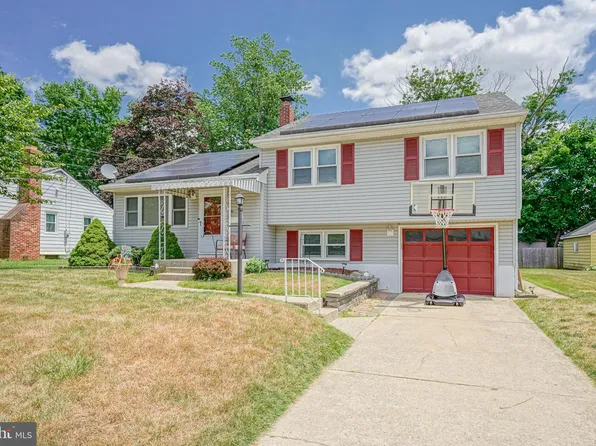 151 Hickory St, Mount Holly, NJ 08060