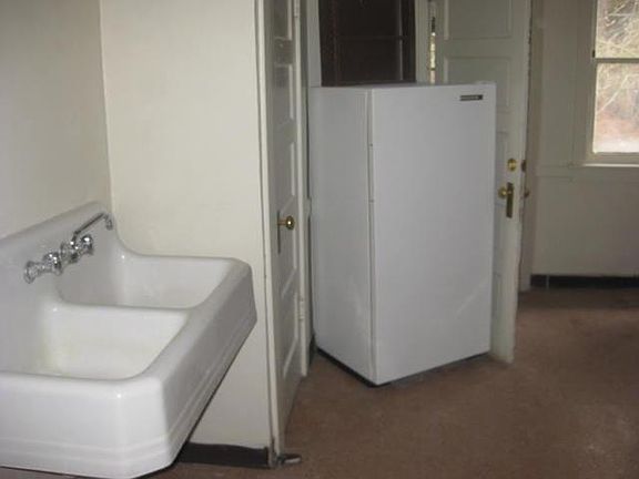 5th image of 1907 W 7th Ave APT C