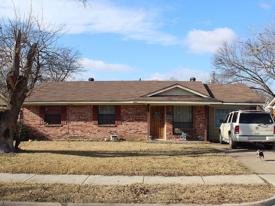1st image of 2739 Larchmont Dr