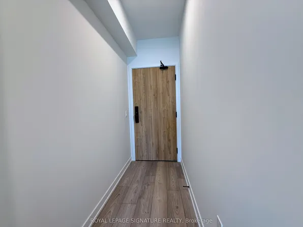 1 Fairview Rd E, Mississauga, ON