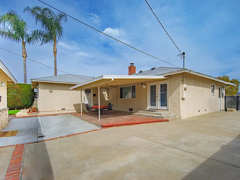 549 N La Sena Ave — Photo 23