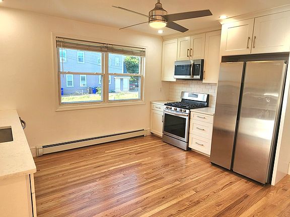 4th image of 248 Pearl St APT 1