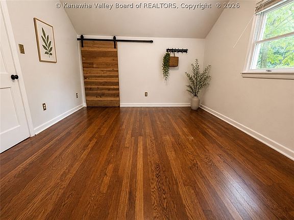 12th image of 1215 Stonebrook Rd