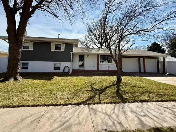 2315 W 8th St, Hastings, NE 68901