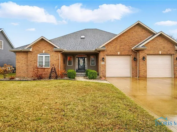 810 Barnstable Ln, Bowling Green, OH 43402