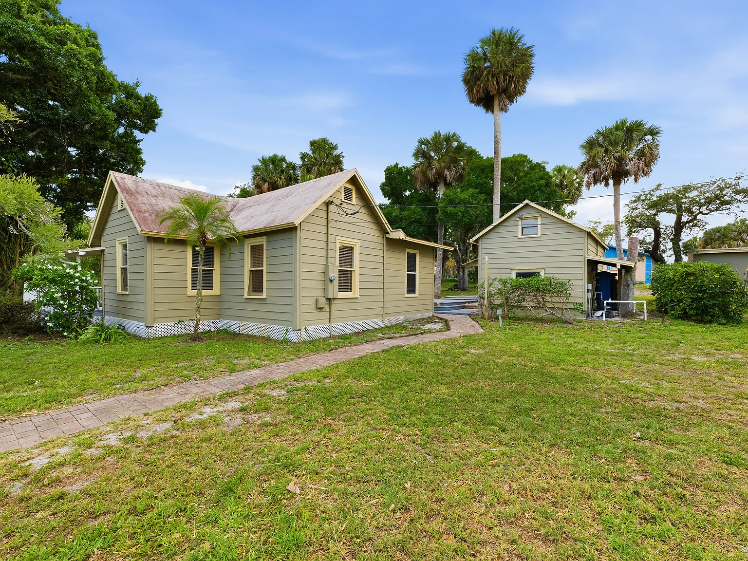399 Old Dixie Highway - V399 — Photo 1
