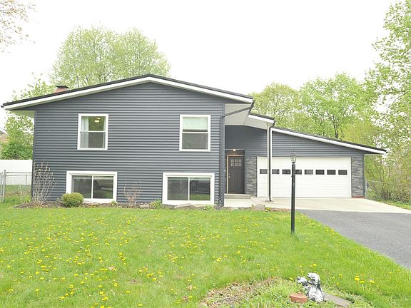 2nd image of 28 Rodaha Dr