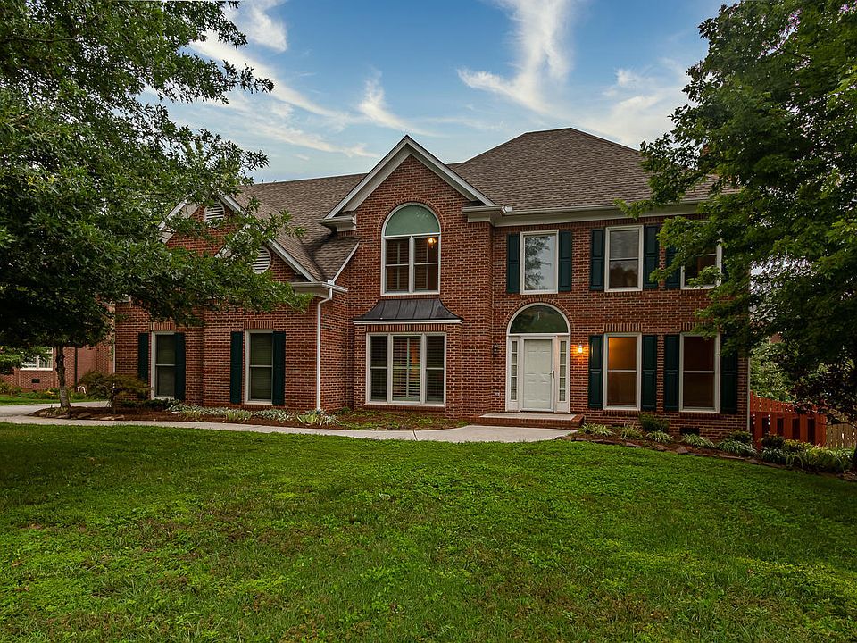 1st image of 712 Cabot Dr
