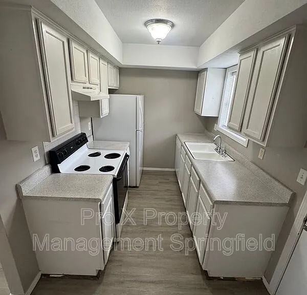 4131 S Glenn Ave #B — Photo 2