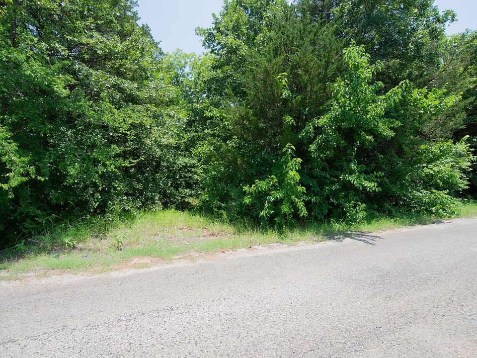 1st image of 66 Shady Woods Ln