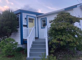 12 Bragg Ave, Hampton, NH 03842