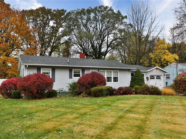 368 Hollybrook Rd, Rochester, NY 14623