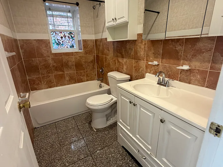377 Danforth Ave #4B — Photo 5