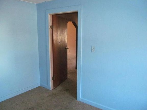 4th image of 3901 N Sadlier Dr
