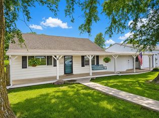 23151 207th St, Tonganoxie, KS 66086