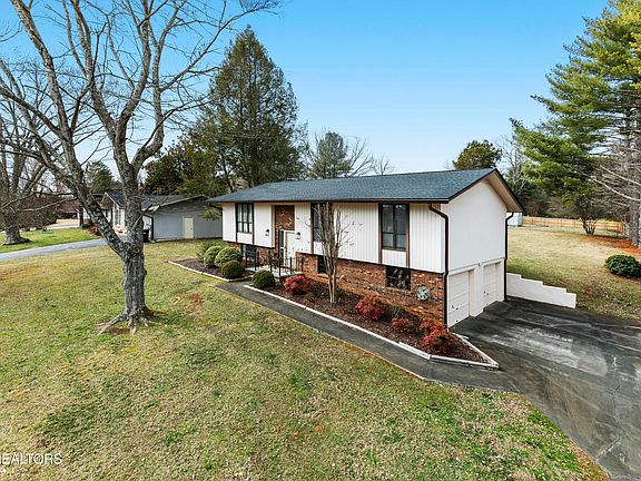 3rd image of 1309 Kenwood Ln