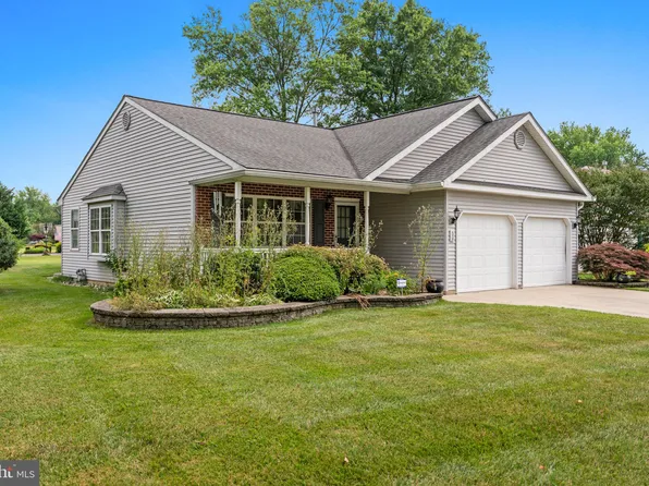 400 Village Ct, Mickleton, NJ 08056