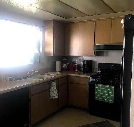 Clean and bright kitchen