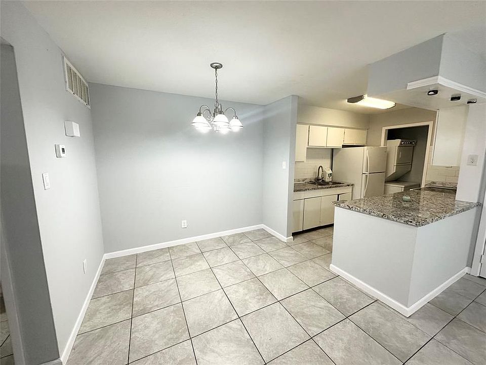 1st image of 10601 South Dr APT 123